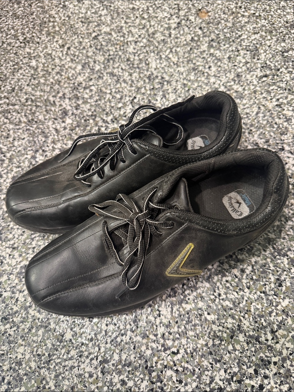 Callaway Black Athletic Golf Shoes with Yellow Logo Accent